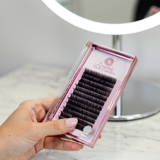 Bottom lash tray